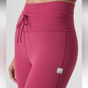 NWT Vuori Daily Form Legging